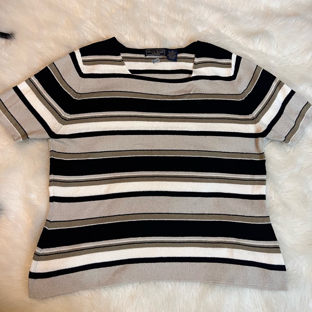 Laura Scott 1X knit top 0320 short sleeve